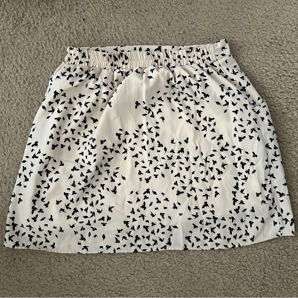 Everly White Skirt with Black Birds and Pockets Size M